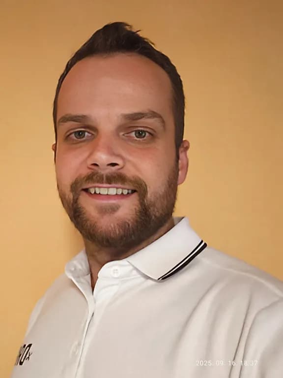 Illés Roland profilképe