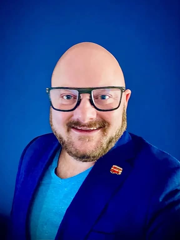 Szépvölgyi Krisztián profilképe